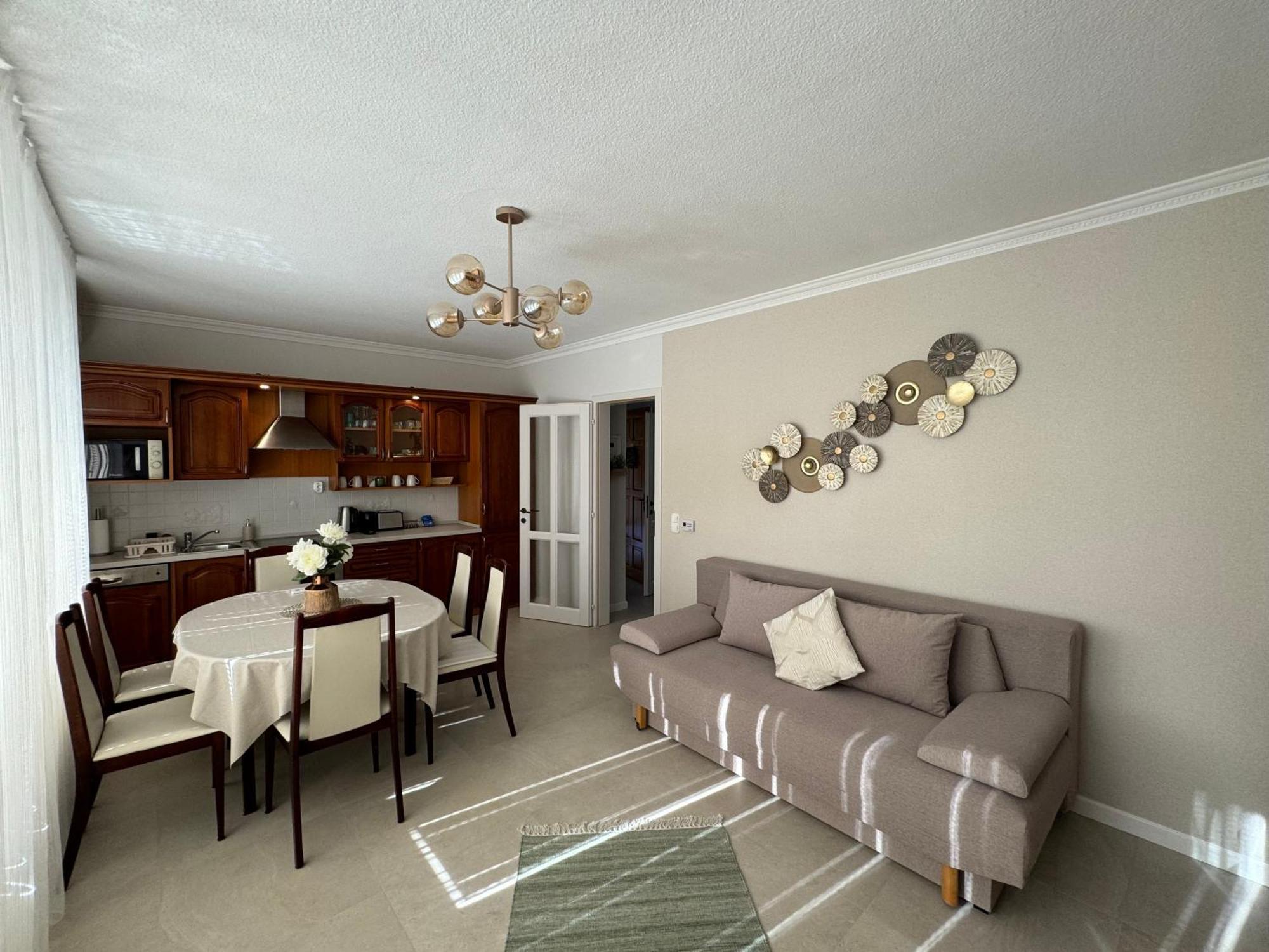 Selyemakacapartman Balatonlelle Exterior photo
